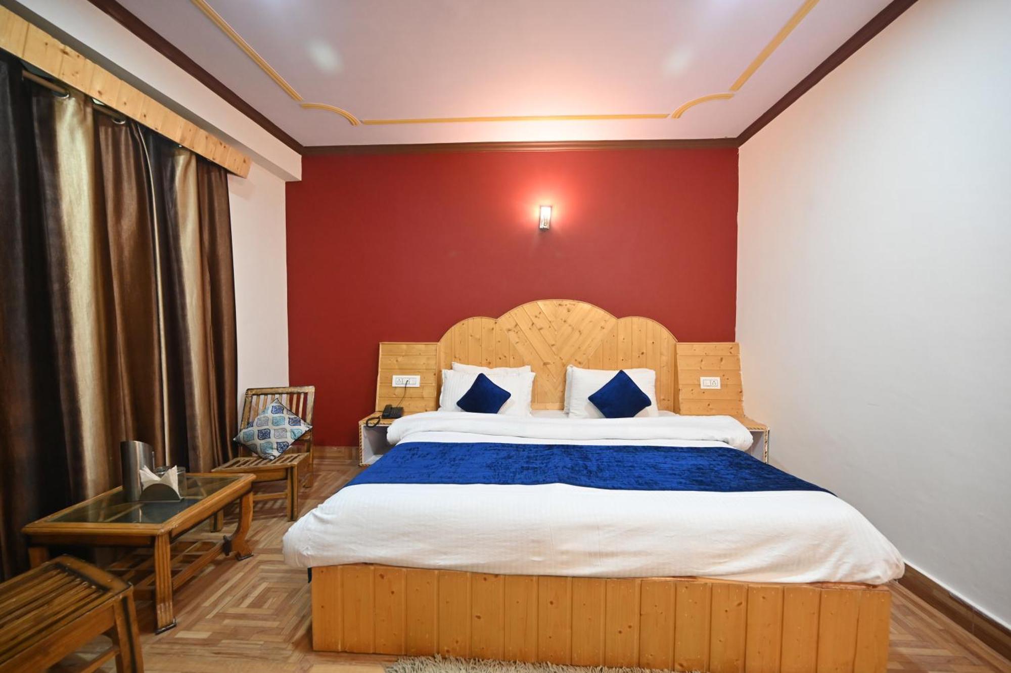 Krishana Cottage A Pure Veg !!!300 M From Hadimba Temple!!!Balcony Rooms!!!Veg Restaurant!!!Couple Friendly!!!Family Cottage!!! Manali  Exterior photo